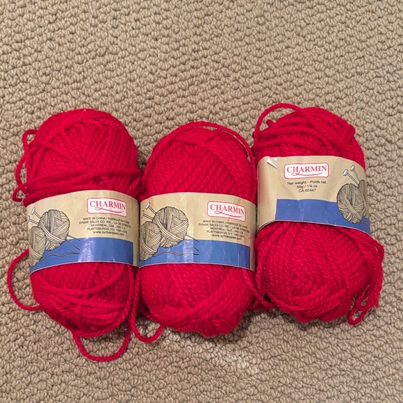 Red Yarn Bundle - Picture 1 of 4